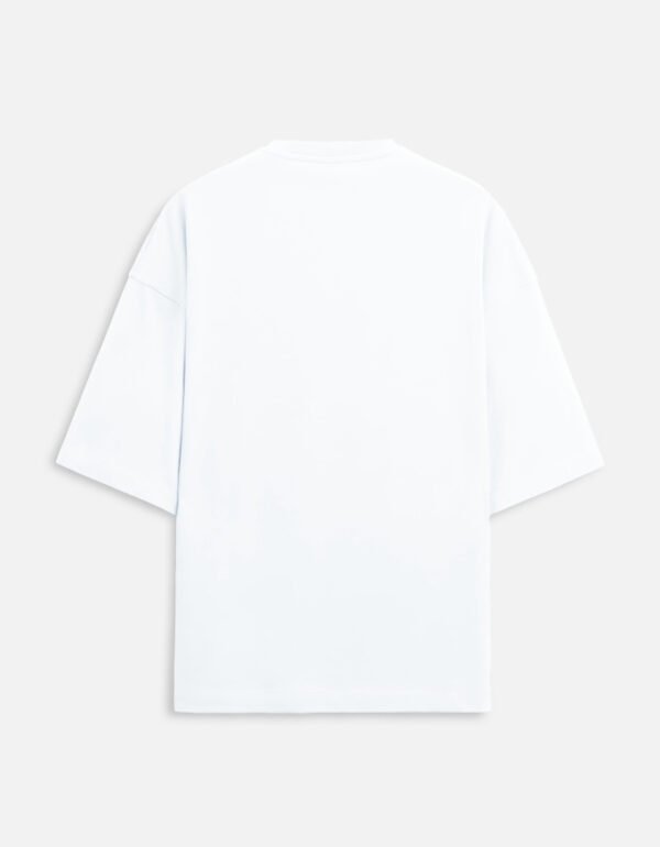 Unique18 Premium T-Shirt – Oversized & Trendy - Image 3