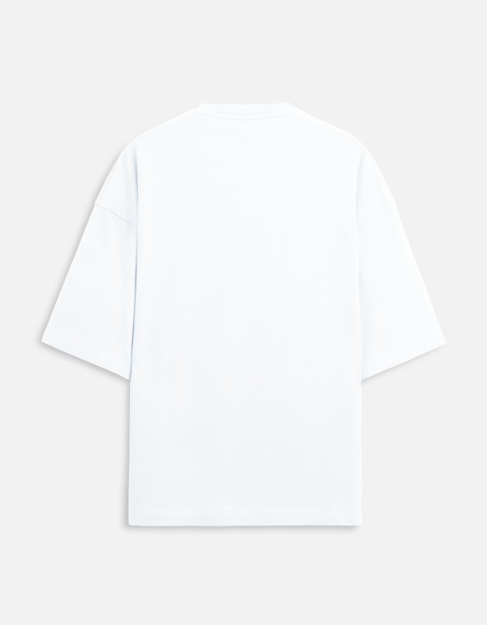 Unique18 Premium T-Shirt – Oversized & Trendy - Image 3